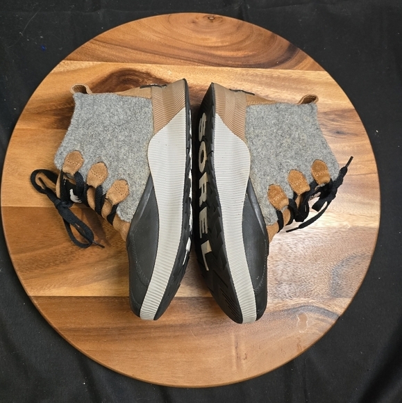 Sorel Women's Out N About IV Water Proof Boots Size 5. - Picture 4 of 7